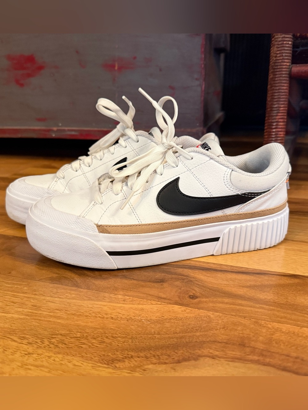 Nike Court Legacy Lift Sneakers Shoes WOMANS Sz.7  platform sole white black